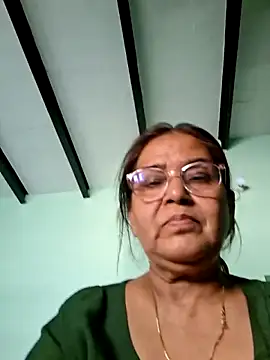 Snapshot of Shalini3456 chatting on 05/22/26, 10:43 Shalini3456 online show from 05/22/26, 10:43