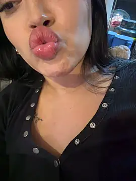 Sara fun online show from 01/15/25, 05:29