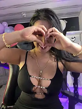 Sara fun online show from 01/30/25, 09:04