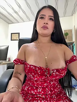 Snapshot of Sara_fun chatting on 02/10/25, 04:04 Sara fun online show from 02/10/25, 04:04