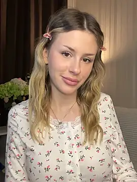 Snapshot of SearchyourAngel chatting on 04/15/26, 02:35 SearchyourAngel online show from 04/15/26, 02:35