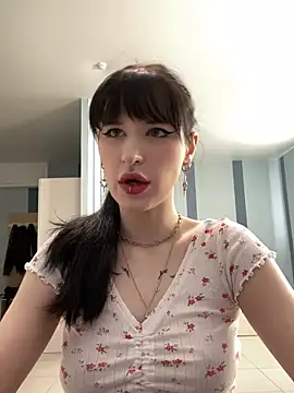 Snapshot of xo_Spirit chatting on 04/27/26, 01:20 xo Spirit online show from 04/27/26, 01:20