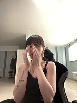Snapshot of xo_Spirit chatting on 04/28/26, 01:27 xo Spirit online show from 04/28/26, 01:27