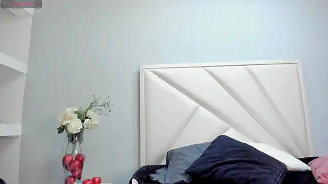 Snapshot of MiluVegaa_ chatting on 07/08/26, 11:37 MiluVegaa online show from 07/08/26, 11:37