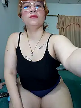 Snapshot of Curves_Nina chatting on 05/07/26, 03:06 Curves Nina online show from 05/07/26, 03:06