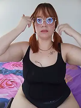 Snapshot of Curves_Nina chatting on 07/08/26, 04:00 Curves Nina online show from 07/08/26, 04:00