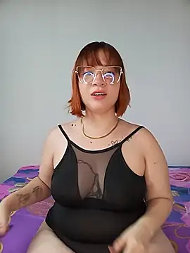 Snapshot of Curves_Nina chatting on 07/11/26, 09:05 Curves Nina online show from 07/11/26, 09:05