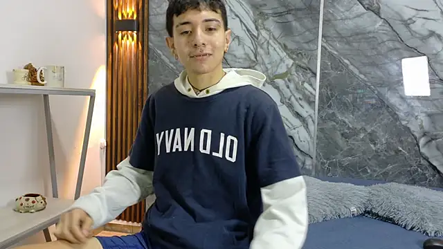 NoahWalker   online show from 06/04/26, 11:05
