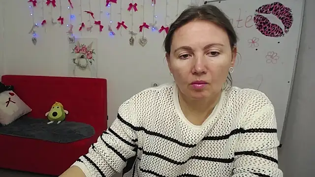 ZoyaPask online show from 04/28/26, 05:34