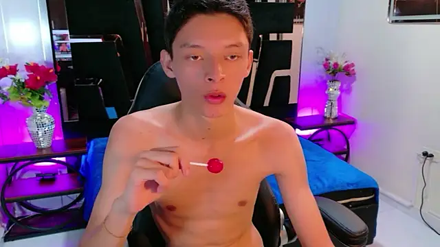 Snapshot of BlurEyes1 chatting on 04/15/26, 09:04 BlurEyes1 online show from 04/15/26, 09:04