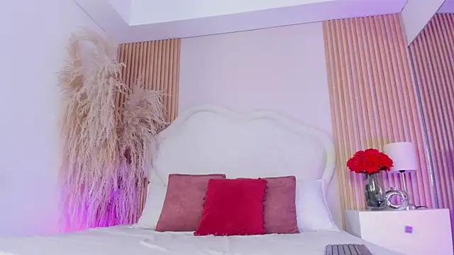 Luna vans online show from 04/18/26, 07:40