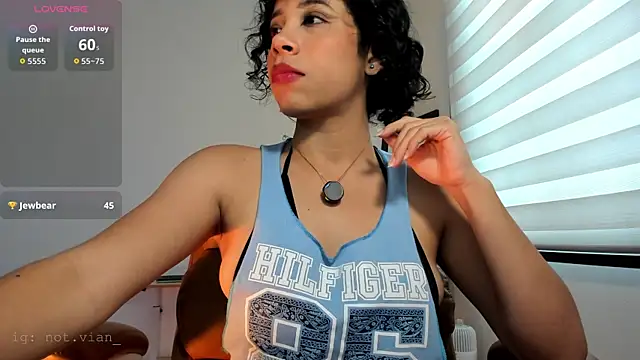 Snapshot of Laena_Castillo chatting on 04/18/26, 07:07 Laena Castillo online show from 04/18/26, 07:07