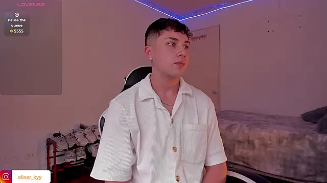 OLIVER K online show from 04/19/26, 07:16