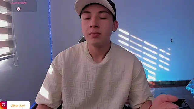 OLIVER K online show from 05/19/26, 09:43