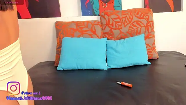 Snapshot of HannahhWilliams chatting on 06/25/26, 12:32 HannahhWilliams online show from 06/25/26, 12:32