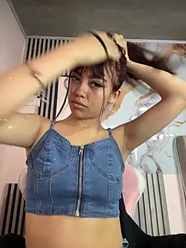 Snapshot of kira_ec chatting on 06/15/26, 03:36 kira ec online show from 06/15/26, 03:36