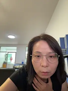 Snapshot of lisha521 chatting on 06/16/26, 01:08 lisha521 online show from 06/16/26, 01:08