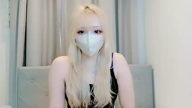 mimi  k online show from 05/01/26, 05:56
