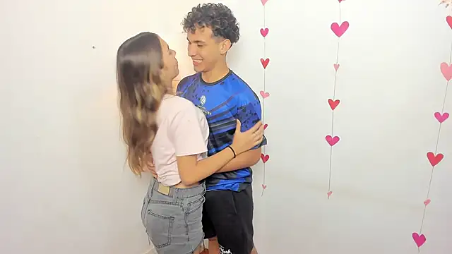 skinygirlcouple online show from 04/17/26, 02:09