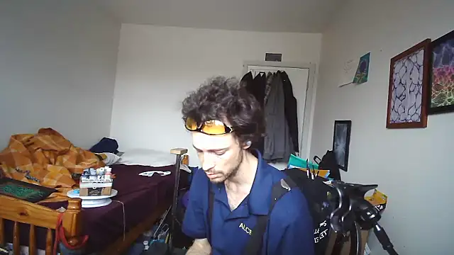 JohnnyMoves online show from 05/12/26, 08:28