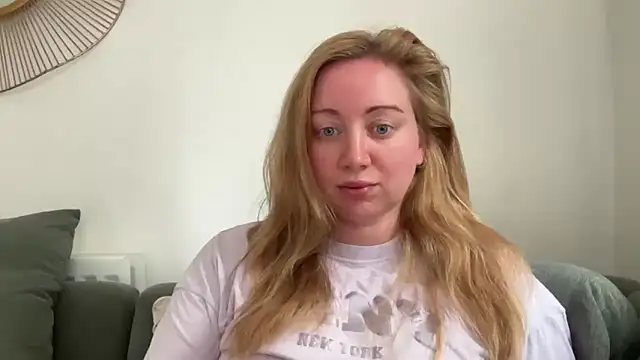 Snapshot of arielsweetieee chatting on 06/18/26, 08:14 arielsweetieee online show from 06/18/26, 08:14