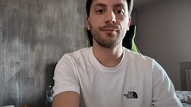 italianass94 online show from 04/16/26, 02:18