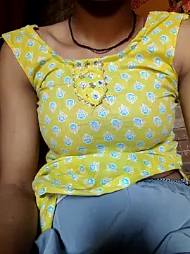 Snapshot of Cute-Nitya_21 chatting on 05/03/26, 04:40 Cute-Nitya 21 online show from 05/03/26, 04:40
