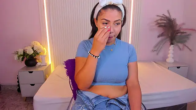 LucyWild8 online show from 05/16/26, 05:34