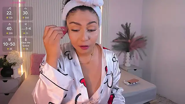 LucyWild8 online show from 05/21/26, 05:09