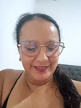 Snapshot of Samanta-42 chatting on 04/16/26, 09:39 Samanta-42 online show from 04/16/26, 09:39