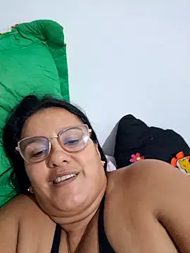 Snapshot of Samanta-42 chatting on 06/22/26, 02:35 Samanta-42 online show from 06/22/26, 02:35