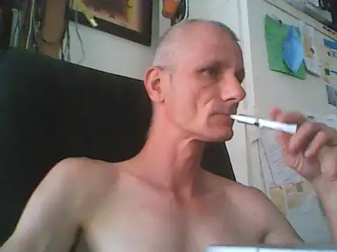 Snapshot of doll-cd chatting on 07/01/26, 04:40 doll-cd online show from 07/01/26, 04:40