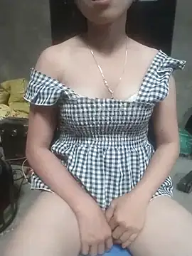 Snapshot of Zara-Lina chatting on 04/22/26, 02:58 Zara-Lina online show from 04/22/26, 02:58
