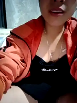 Snapshot of Zara-Lina chatting on 05/04/26, 11:50 Zara-Lina online show from 05/04/26, 11:50