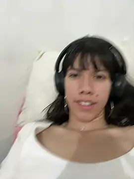 Snapshot of drea-an chatting on 04/16/26, 09:39 drea-an online show from 04/16/26, 09:39