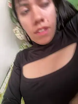 Snapshot of drea-an chatting on 05/20/26, 06:03 drea-an online show from 05/20/26, 06:03
