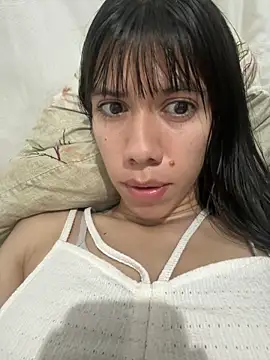 Snapshot of drea-an chatting on 06/11/26, 01:27 drea-an online show from 06/11/26, 01:27