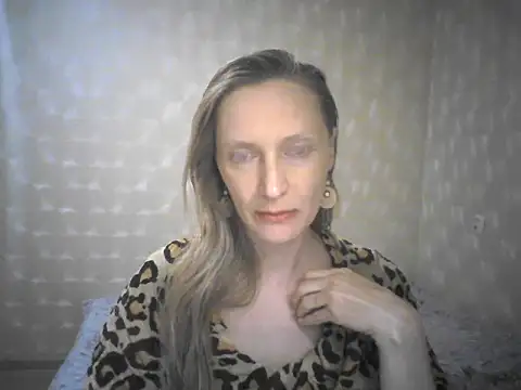 Snapshot of LunaBelle8 chatting on 04/20/26, 05:48 LunaBelle8 online show from 04/20/26, 05:48