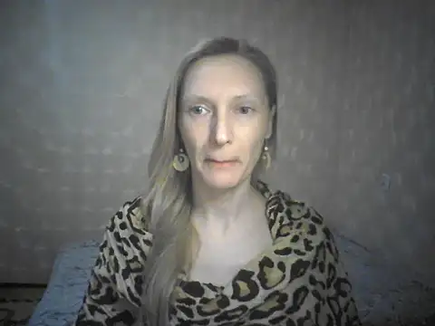 Snapshot of LunaBelle8 chatting on 04/22/26, 05:25 LunaBelle8 online show from 04/22/26, 05:25