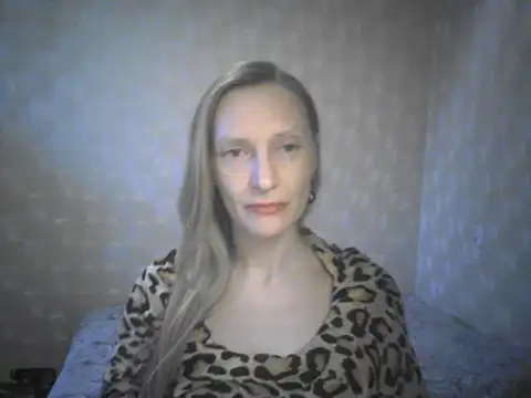 Snapshot of LunaBelle8 chatting on 04/23/26, 05:15 LunaBelle8 online show from 04/23/26, 05:15