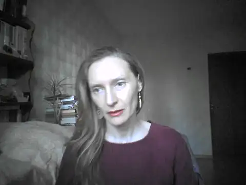 Snapshot of LunaBelle8 chatting on 05/15/26, 04:58 LunaBelle8 online show from 05/15/26, 04:58