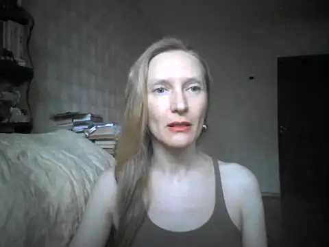 Snapshot of LunaBelle8 chatting on 06/07/26, 03:49 LunaBelle8 online show from 06/07/26, 03:49