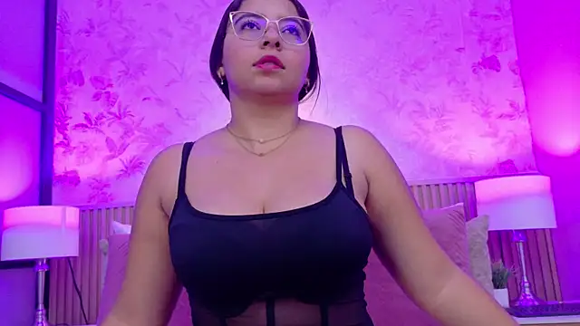 Snapshot of Darcy_glow_ chatting on 05/12/26, 11:40 Darcy glow online show from 05/12/26, 11:40