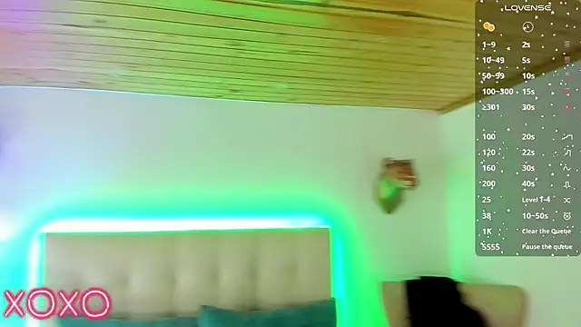 Snapshot of _sasha_miller_ chatting on 05/06/26, 12:32 sasha miller online show from 05/06/26, 12:32
