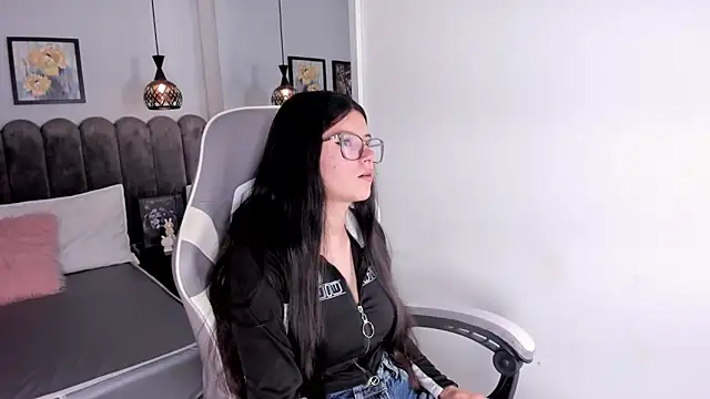 amber hill  online show from 04/20/26, 12:08