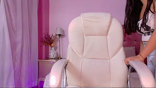 Maggiee 1 online show from 04/29/26, 07:20