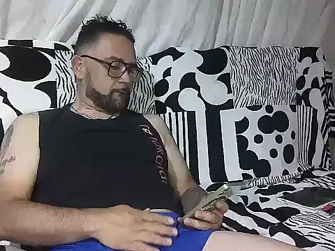 Snapshot of CarlossexVen chatting on 04/19/26, 01:49 CarlossexVen online show from 04/19/26, 01:49