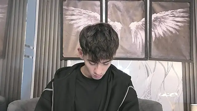Snapshot of demian_hot99 chatting on 05/28/26, 12:13 demian hot99 online show from 05/28/26, 12:13