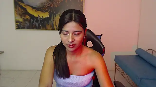 Snapshot of Lady_isabella_ chatting on 04/30/26, 01:17 Lady isabella online show from 04/30/26, 01:17