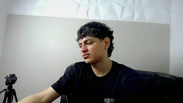 Snapshot of Yosepp_cum chatting on 05/04/26, 04:08 Yosepp cum online show from 05/04/26, 04:08